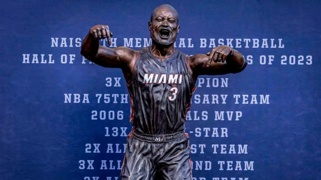 dwyane wade statue