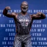 dwyane wade statue